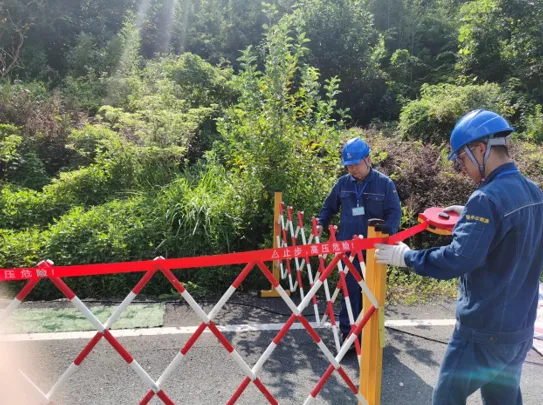 华云能源开展中压发电车防汛防台应急保供电演练