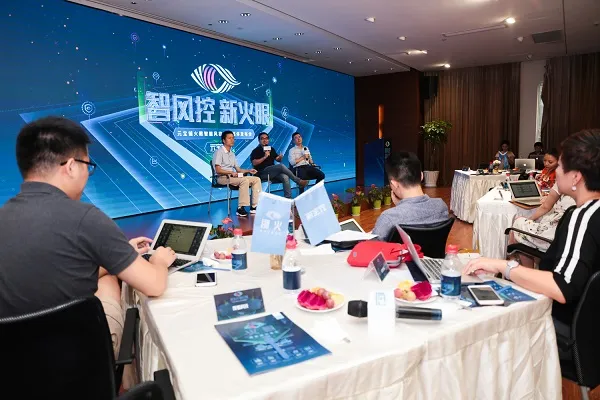 元宝铺推出这款火眼智能系统,能实现快捷高效风控