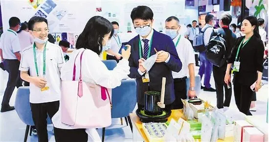 消博会开展首日浙江签下25个项目 意向签约金额609亿元