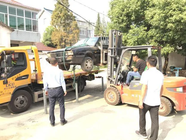 画溪街道僵尸车专项整治
